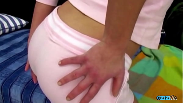 Before having her asshole stretched vigorously the dirty brunette Simone deepthroats his cock with joy