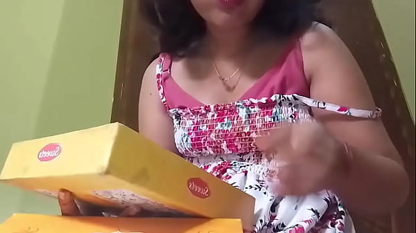 banaras ki ladki ne apne birthday par dikhaya choot desi viral sexy video mms