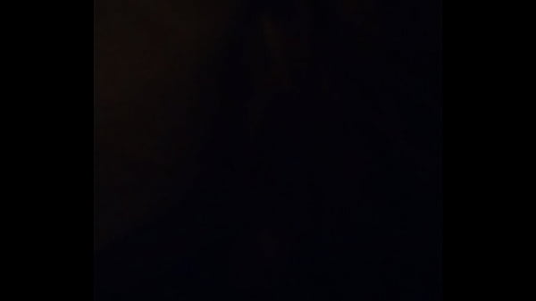 Depois da ruiva chupar muita pica no swing ela leva gozada do marido