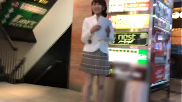 【超貴重】秋葉原の地下アイドルの特典会の様子。顔射ありの裏オプション 1